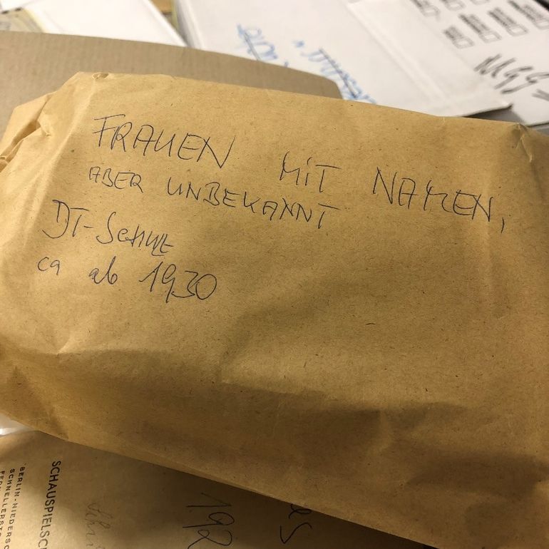 © Anna Luise Kiss / Das Bild zeigt einen Umschlag, der im Archiv der HfS gefunden wurde. 